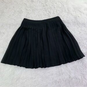 Loft women's petite Black Pleated mini Skirt